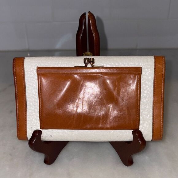 Dooney & Bourke Wallet Vintage Pebbled Leather Bifold Envelope Style Wallet - Picture 4 of 16